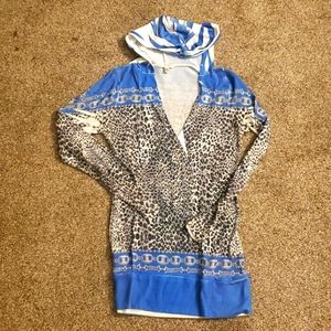 Light weight hooded sweater
